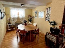 Essen 1.	Gro�z�giges Anwesen mit zwei H�usern, zwei Stra�enzug�ngen und Garage � Ideal f�r Familien