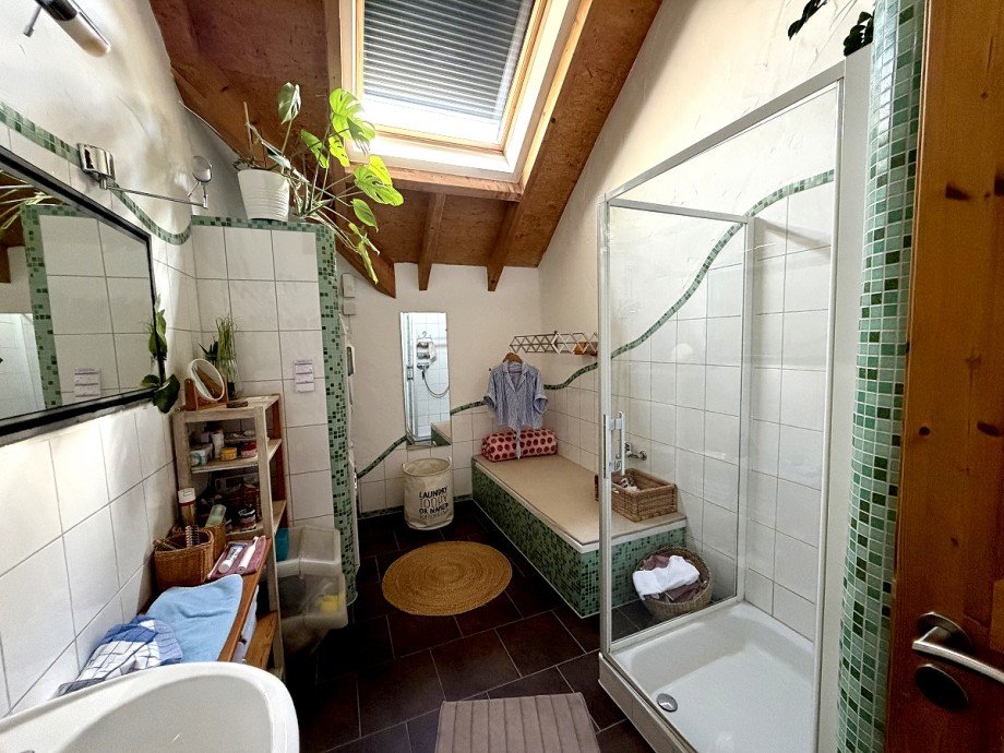 Bad Dachgeschosswohnung Dolgesheim